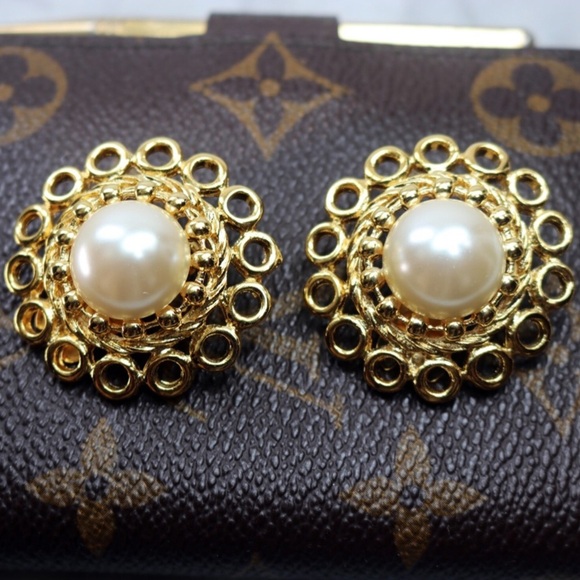 ⚜️ Vintage PAOLO GUCCI Pearl & Gold Earrings - Picture 9 of 16